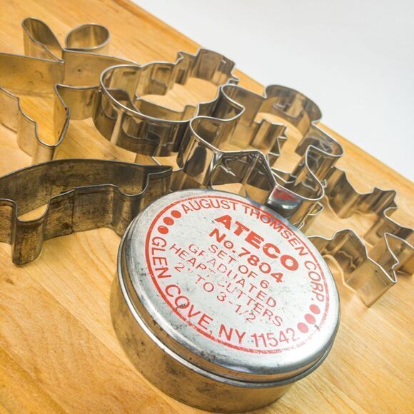 Set of Misc. Stainless Steel Cookie Cutters + Ateco #7804 Graduated Hearts - Picture 1 of 11